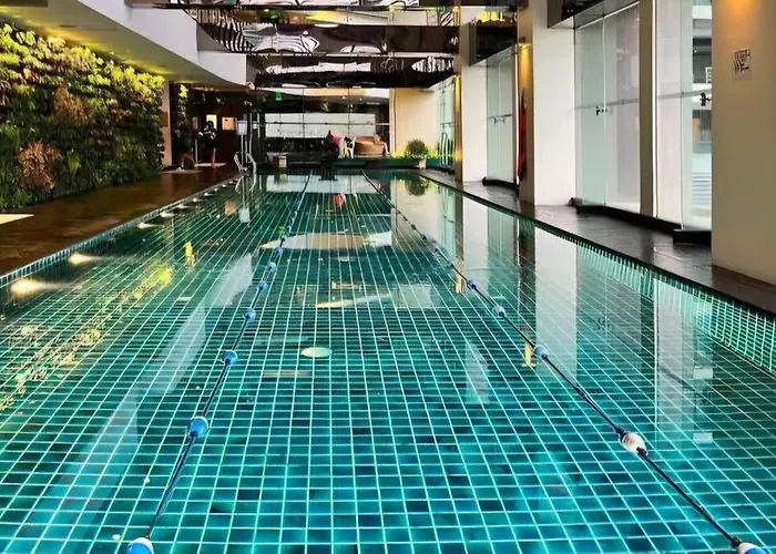 Flat In Gramercy Makati With Netflix